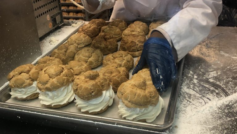 How to Eat a Cream Puff Properly